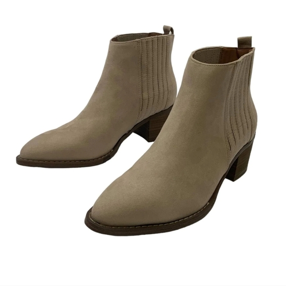 Universal Thread Briar Ankle Booties Light Taupe - Picture 4 of 9